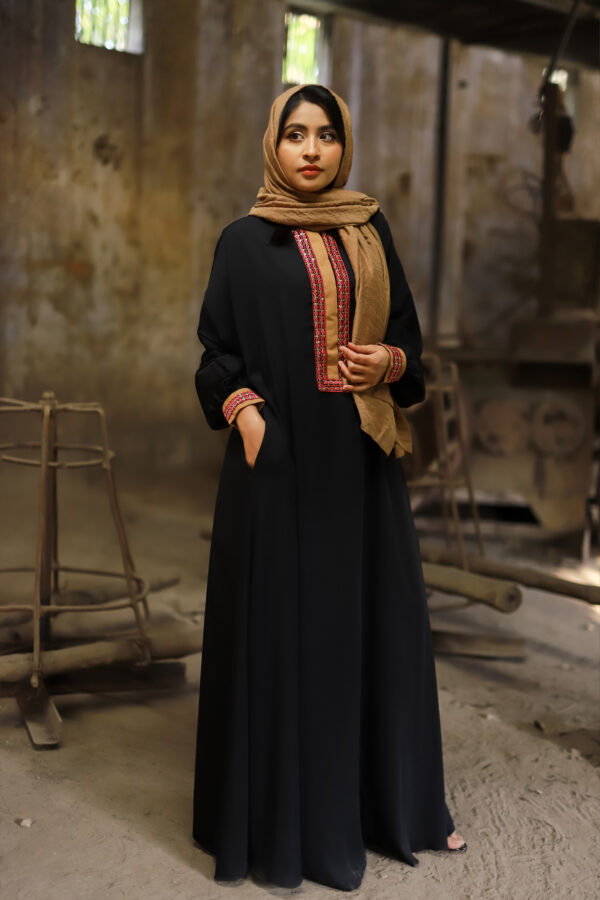 Leya Aline Kaftan-Black